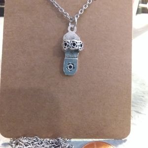 FlipFlop Necklace